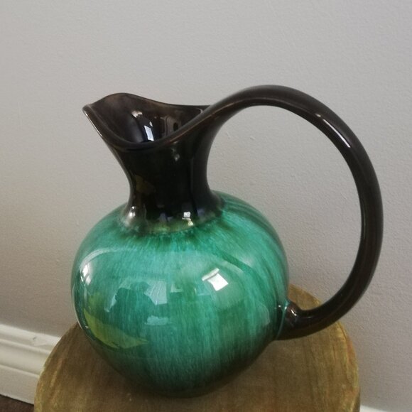 Blue Mountain Pottery Canada Pitcher / Vase - Picture 3 of 5